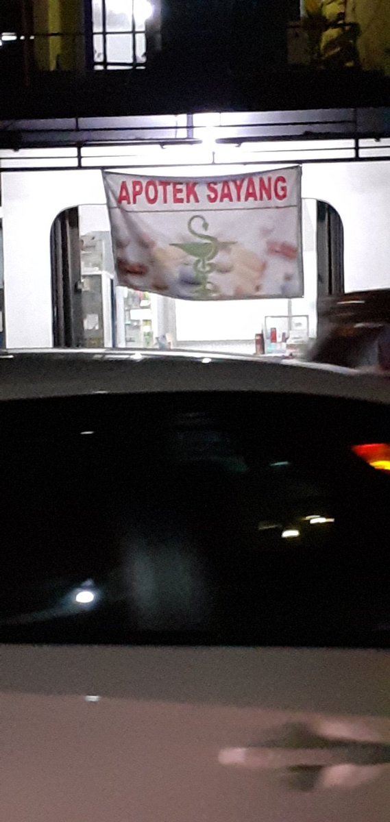 Baca 4 Spanduk Jualan Ini, Nggak Sadar Tiba-Tiba Nyanyi